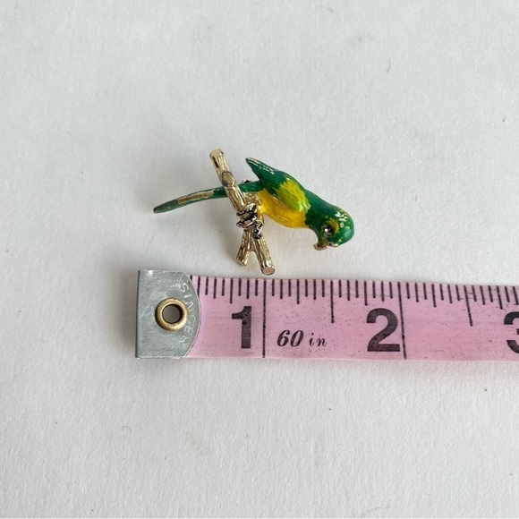 Vintage Parrot Bird Brooch Green Yellow Gold Tone 60s Pin Tiny Small - Picture 7 of 7